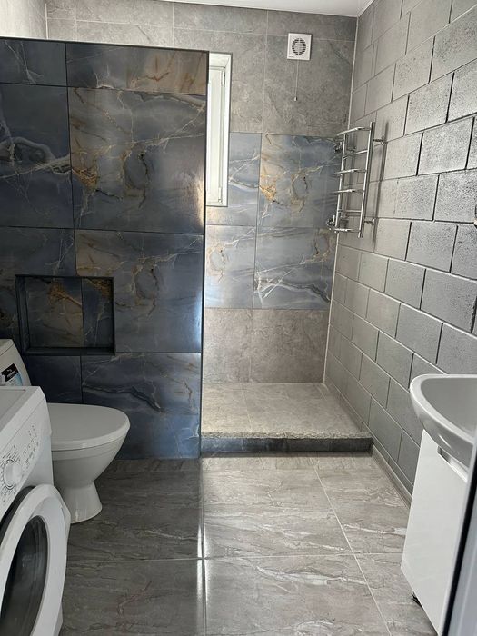 Будинок з ремонтом, гараж,центральне опалення, навпроти Журавлини.