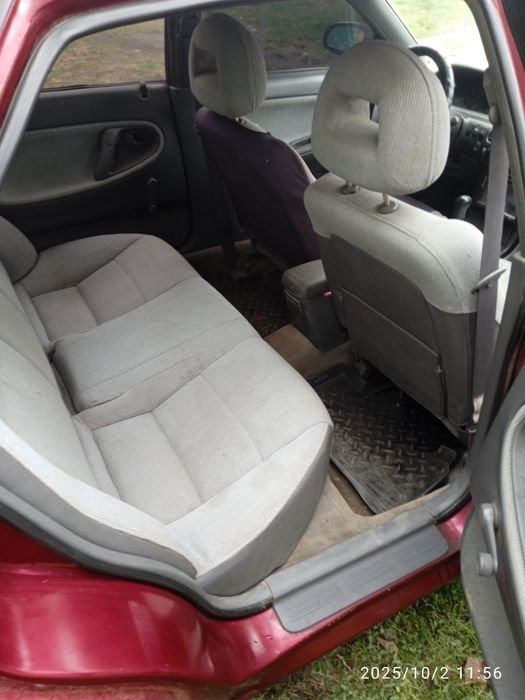 Мазда 626 1,8 продам