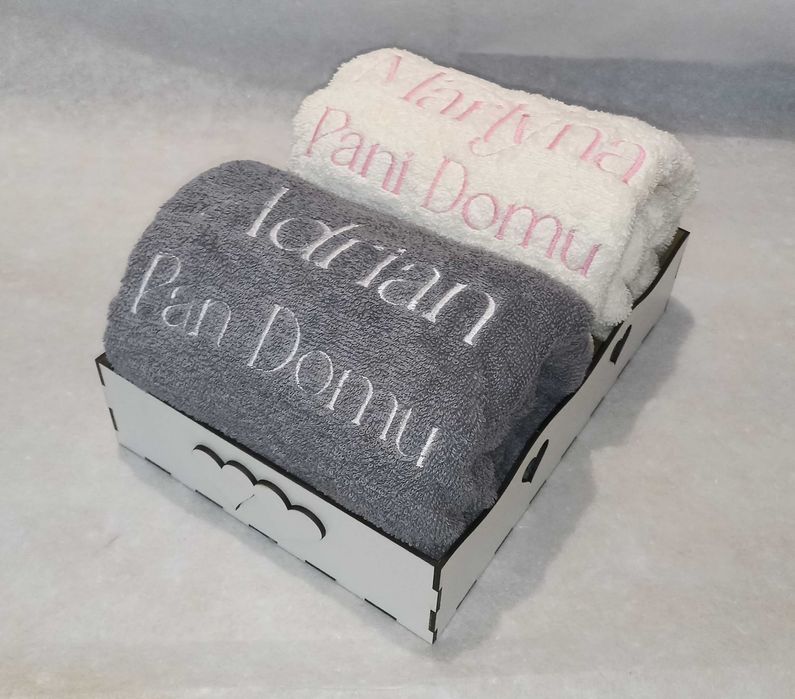 Ręczniki z Haftem Imię 100x50 Pan Pani Domu Mąż Żona Zestaw 550Gr