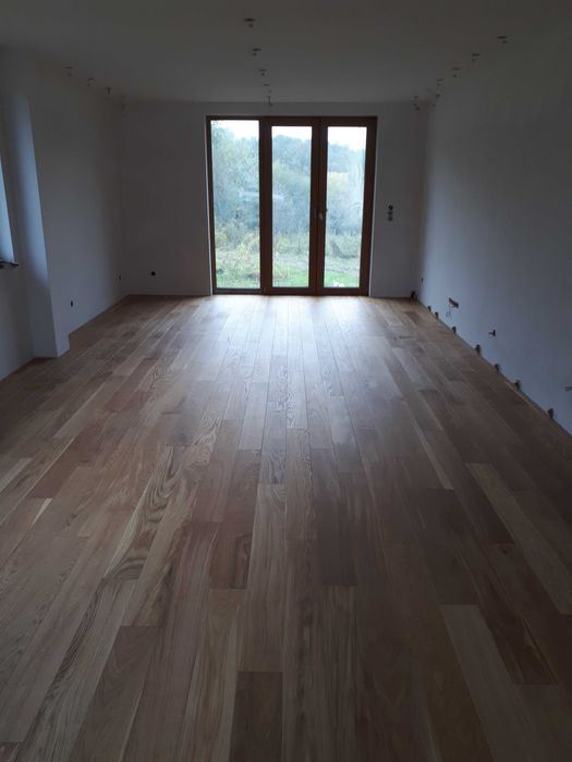 Układanie montaż Paneli podłogowych i Deski warstwowej