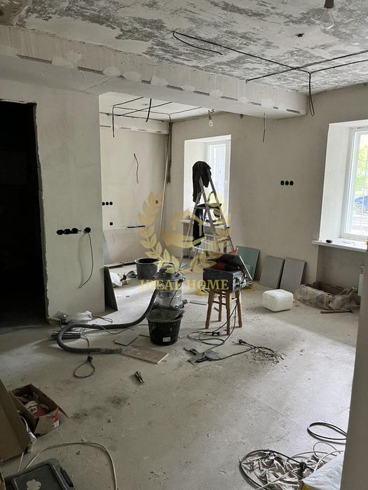 Продаж 3-к квартири з окремим входом, біля метро Сирець