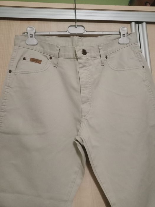 Spodnie beżowe-Wrangler