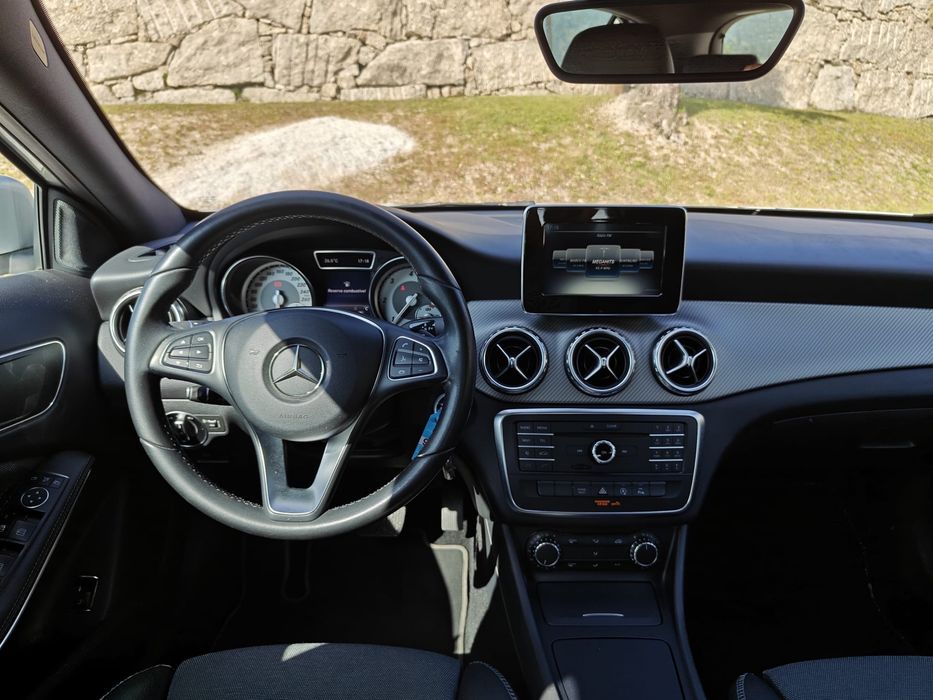 Mercedes Benz GLA 180