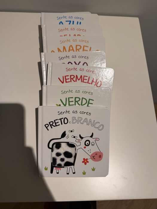 Colecao de livros sobre cores