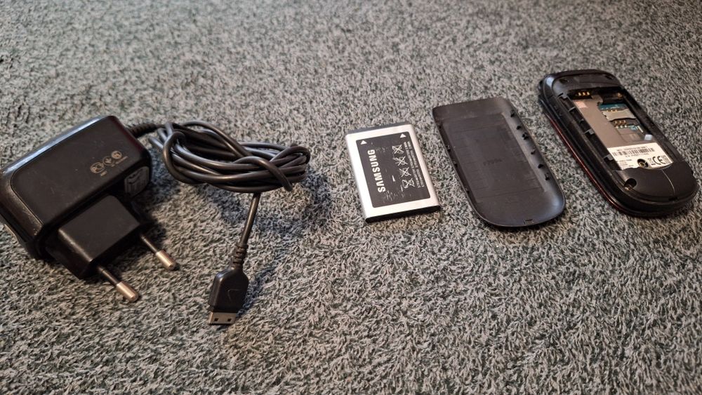 Telefon Samsung GT-E1150 RED Bez simlock! Polskie Menu. + Ładowarka!