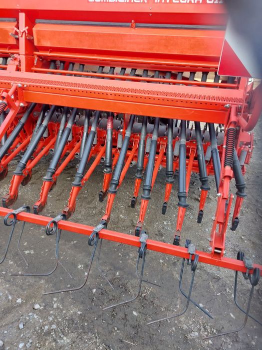 Siewnik kuhn 4m