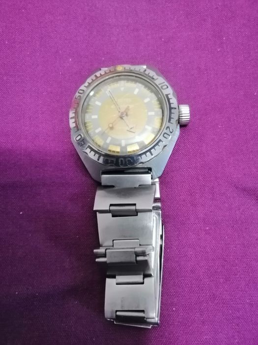 Часи з браслетом "Восток Амфибия" під відновлення.