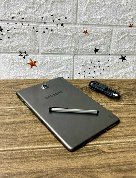 Планшет Samsung 8 дюймів (Гарний стан)