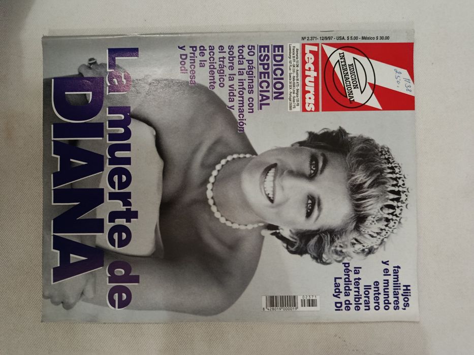 8  REVISTAS  Colecionáveis  ( 4 )