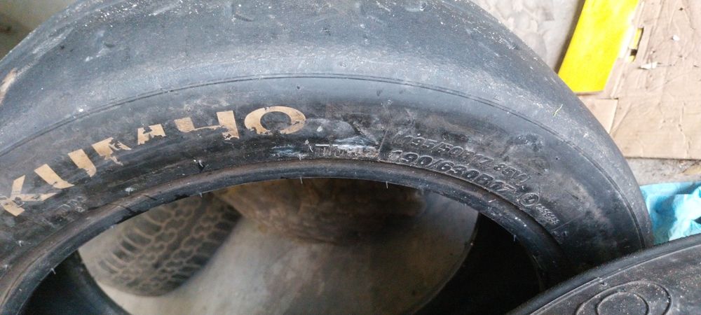 Pneus Slick Kumho 190/630R17