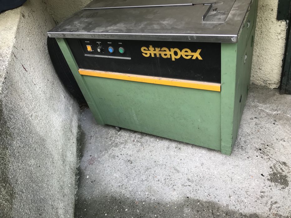 Maquina de cintar ou meter fita  embalgesembalages