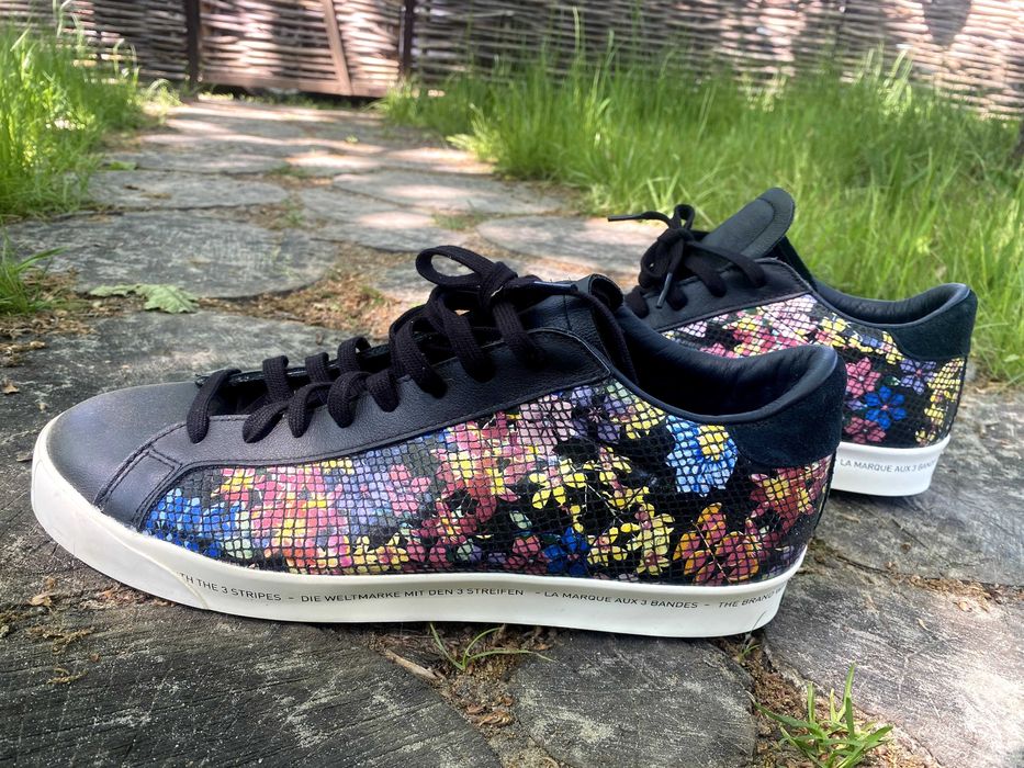Чоловічі кросівки Adidas з яскравим принтом  розмір 45 нові