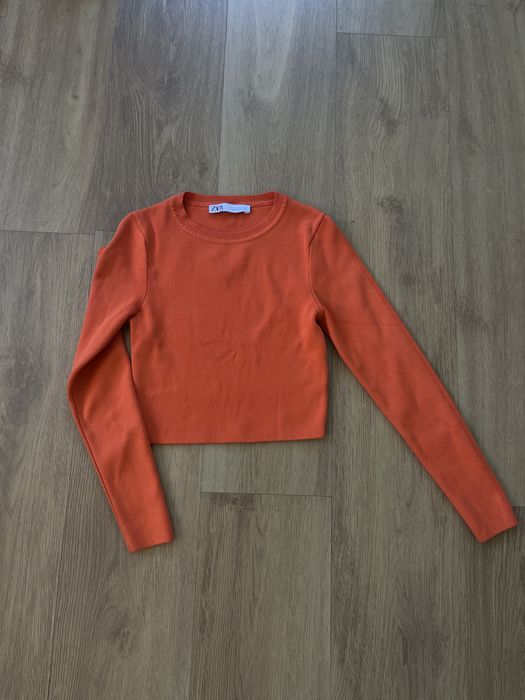 Яскрава кофтинка ZARA