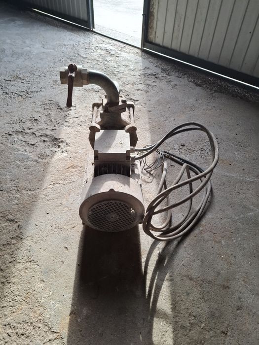Bomba de pressão com motor trifásico