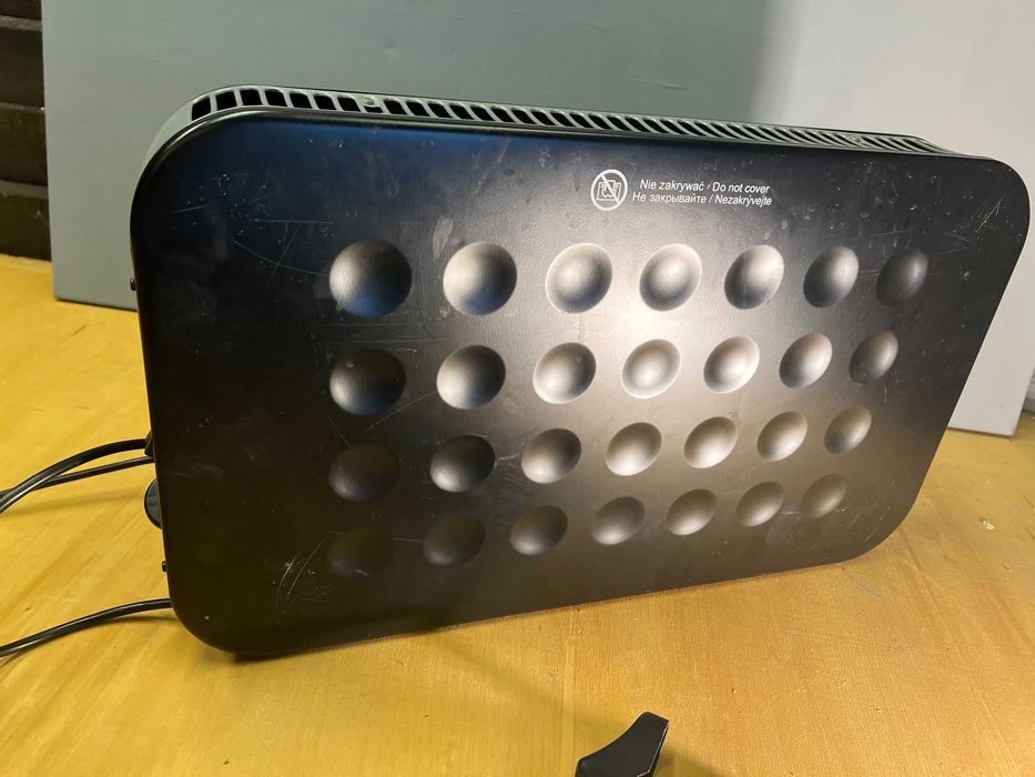 Witam, mam na sprzedaż konwektor elektryczny Ravanson CH-9000B.