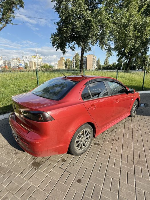 Lancer 10 2011 2.0 автомат / газ