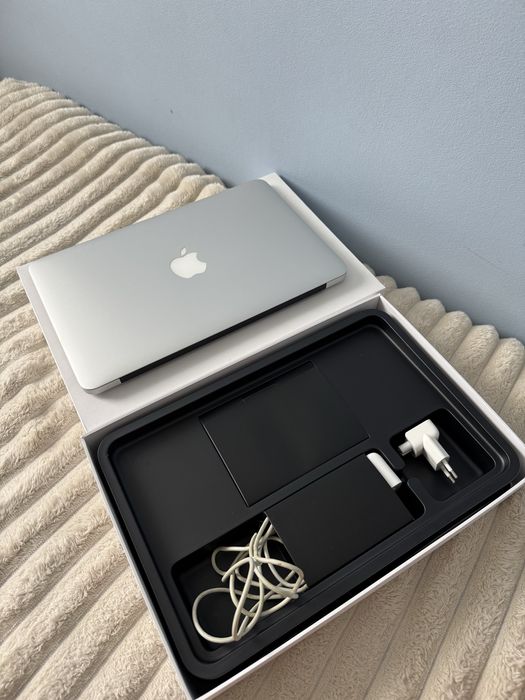 Macbook air 11 early 2014 sprawny 128gb