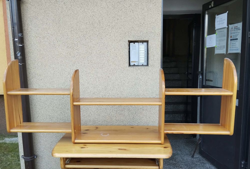 Półka ścienna sosnowa
