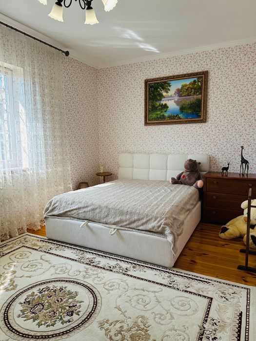 Продам одноповерховий будинок  на дві сім'ї, м.Бровари