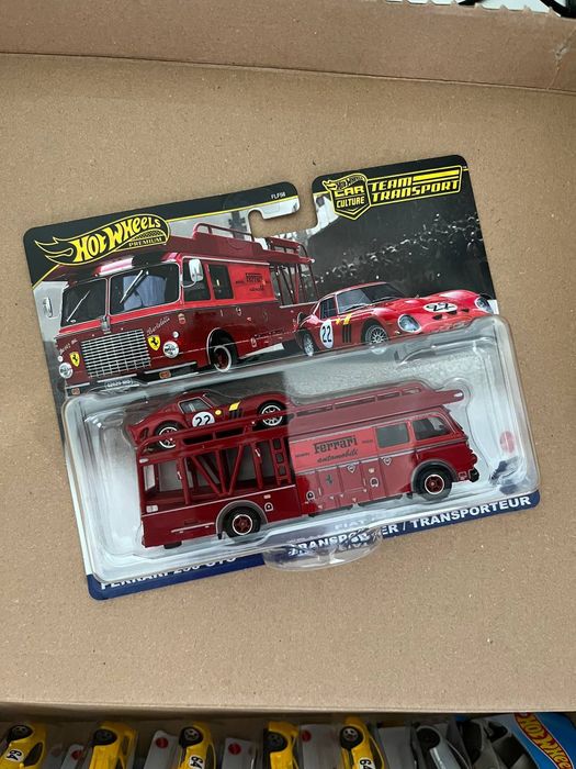 Hot wheels team transport Ferrari 250 GTO та Fiat 642