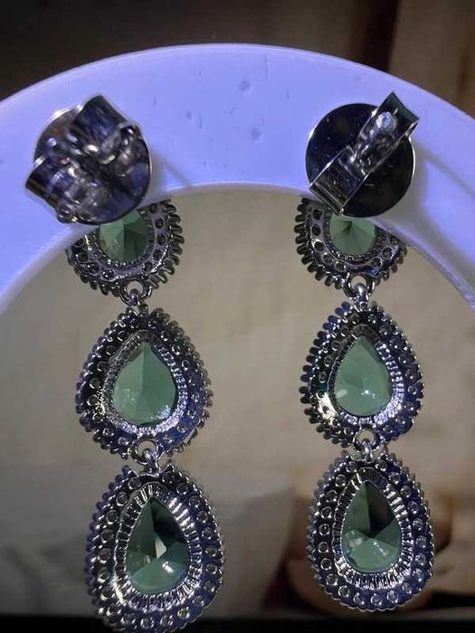 Brinco Gota Luxo | Pedra Verde Tiffany | Ródio Branco + Microzircônias