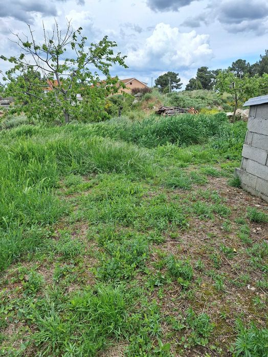 Vende-se Lote para Habitação com garagem feita