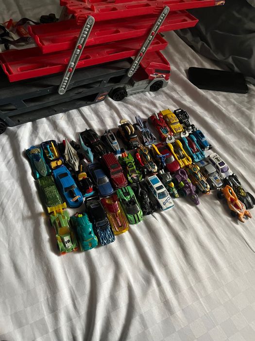 Продам машинки hotwels хотвилс