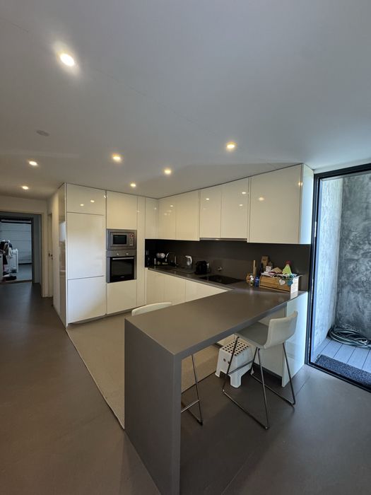 T2 - 1’ linha de praia // comdominio de luxo // garagem com acesso exclusivo à habitação