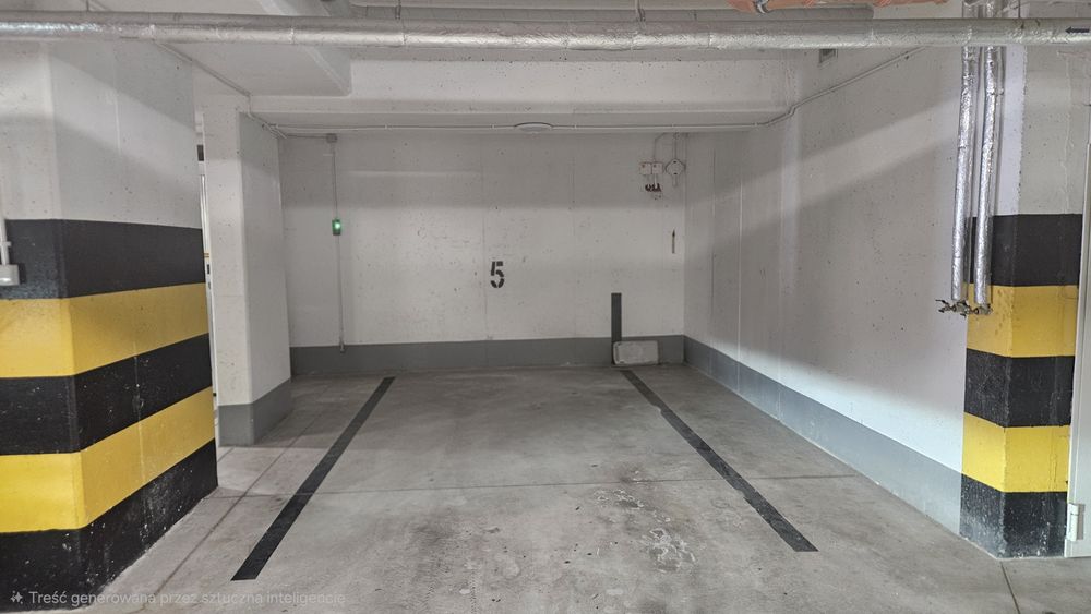 Miejsce parkingowe,  duże,  szerokie. Bez sąsiada!