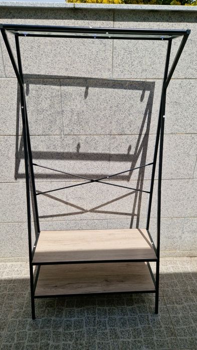 Movel com suporte de cruzetas