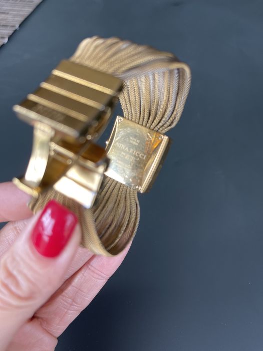 Часы nina ricci оригинал, позолота, 14 бриллиантов