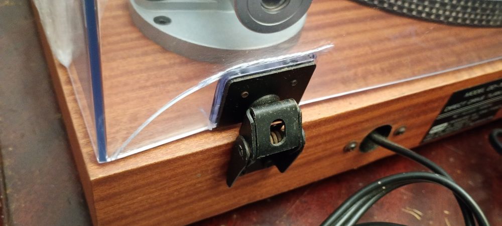 Gira discos CCE DD-7000 direct drive