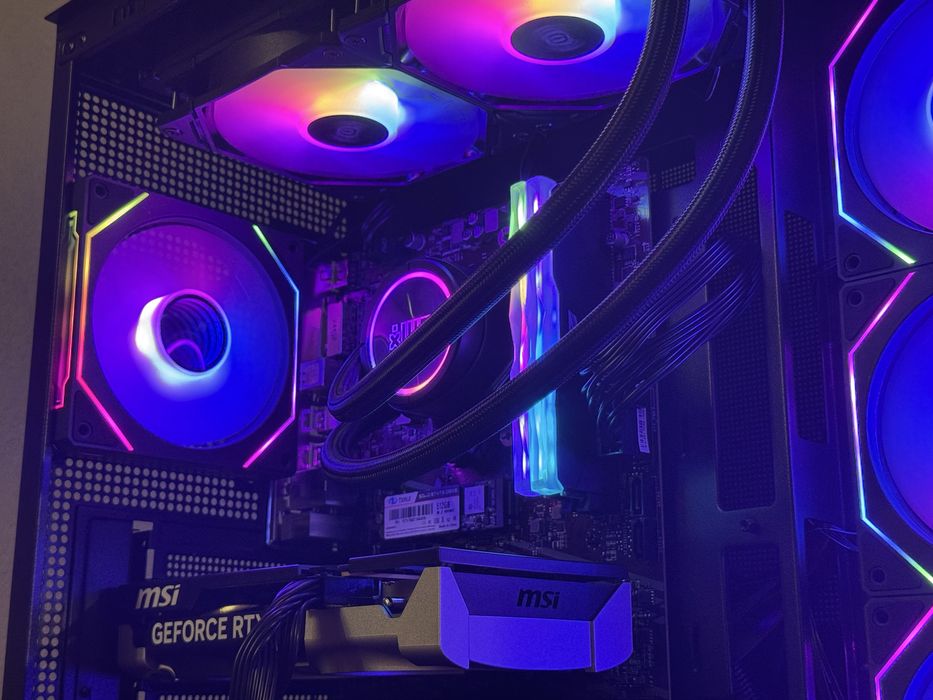 Komputer Gamingowy RTX 5060 Ryzen 5 16gb RAM SSD