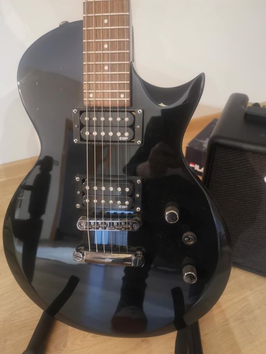 Gitara elektryczna wraz z akcesoriami