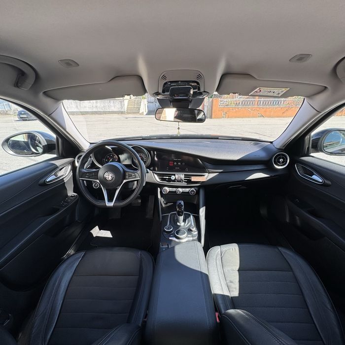 Alfa Romeo Giulia 2.2 180cv AT8