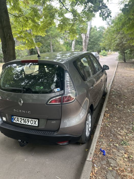Продаж Renault scenic 2012 рік