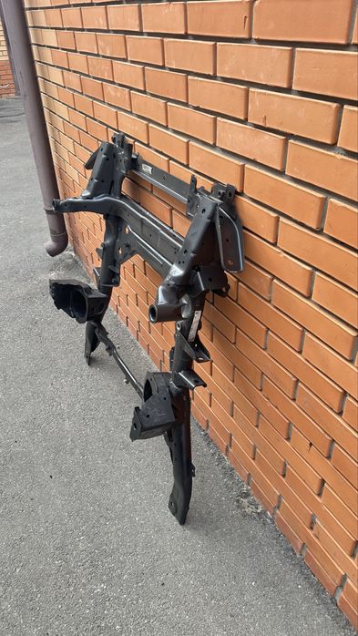 Передній підрамник BMW X5 F15 X-Drive