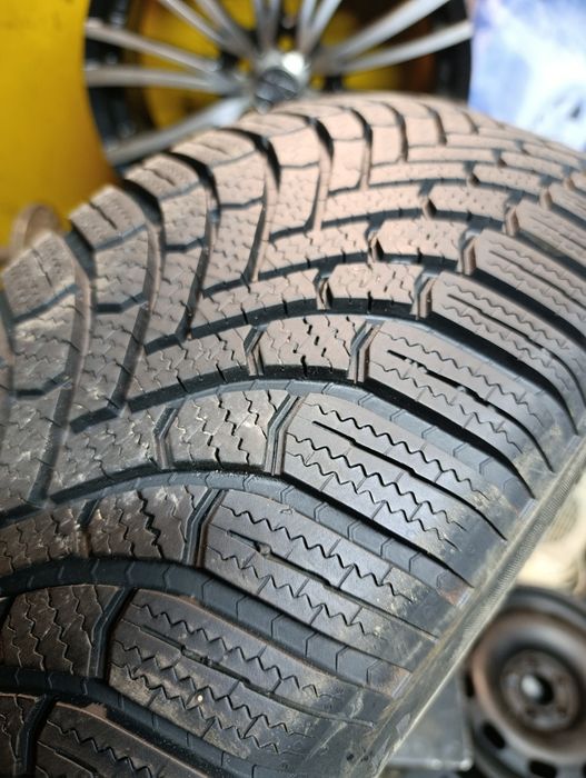 Шина 225/65/17 Bridgestone blizzak 6
