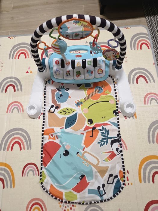 Fisher-Price Mata edukacyjna z pianinkiem Mattel