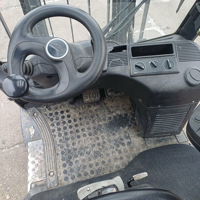 Wózek widłowy Linde H14T-01