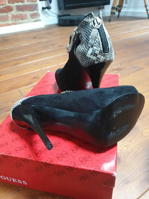 Buty z odkrytymi palcami GUESS 38