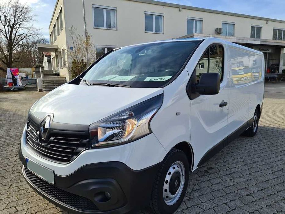 Бампер передній Renault Trafic III запчастини, разборка Рено Трафік 3