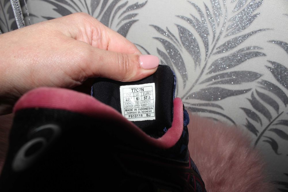 Asics кросівки 23.8 см устілка