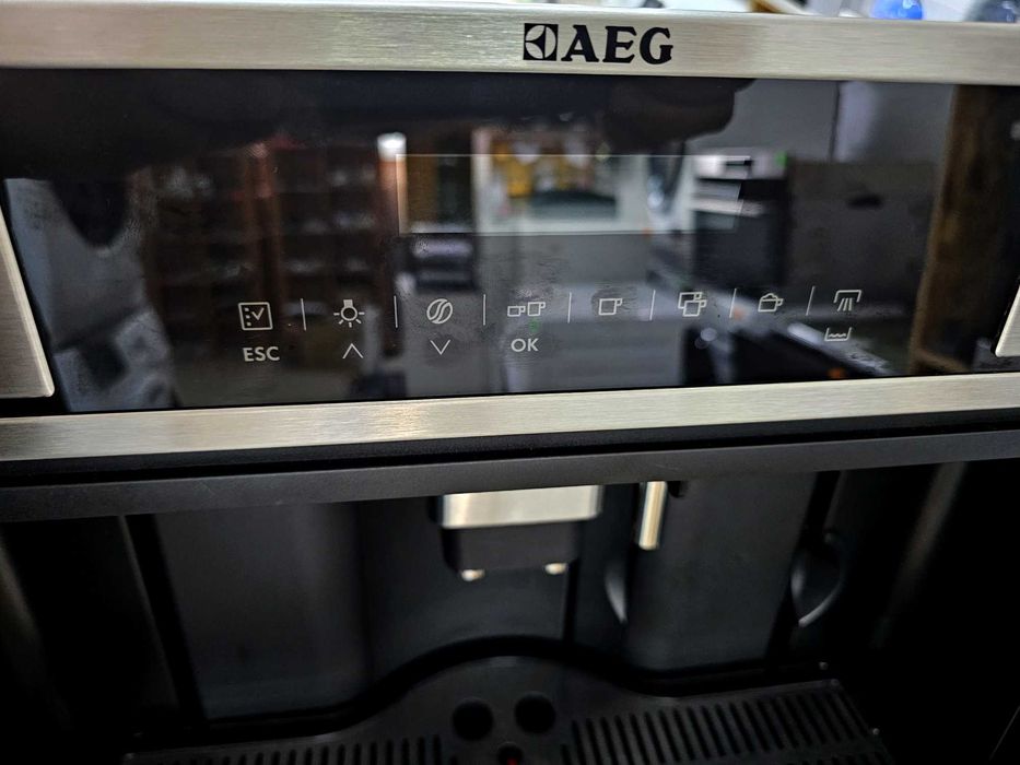 Ekspres ciśnieniowy do zabudowy AEG PE4521M | gwarancja 12 miesięcy