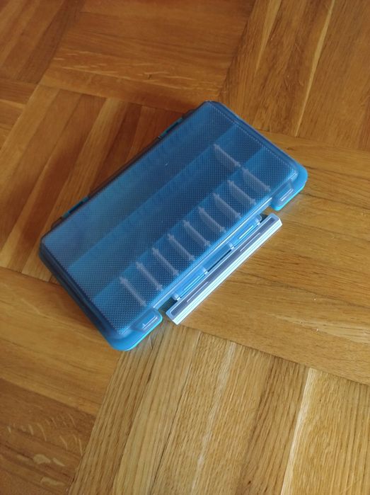 Pojemik na przynęty na ryby