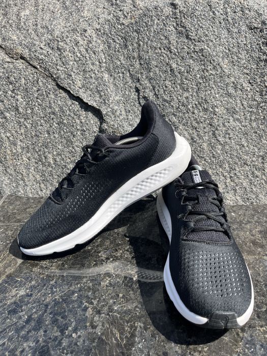 Бігові кросівки Under Armour Charged Pursuit 3