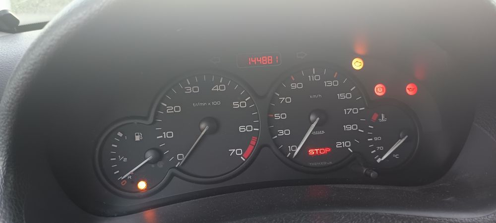 Peugeot 2006 ano 2000 em boa condições  carro de boa  procedência