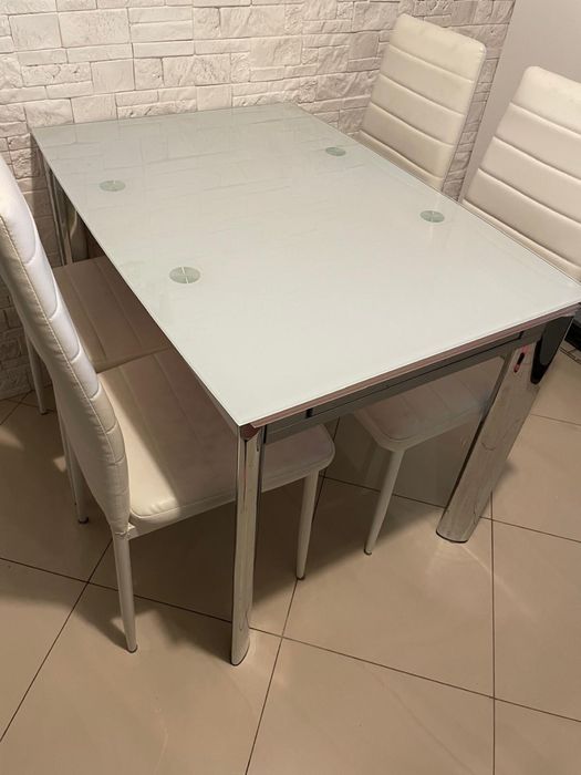 Stół a krzesla za darmo w zestawie