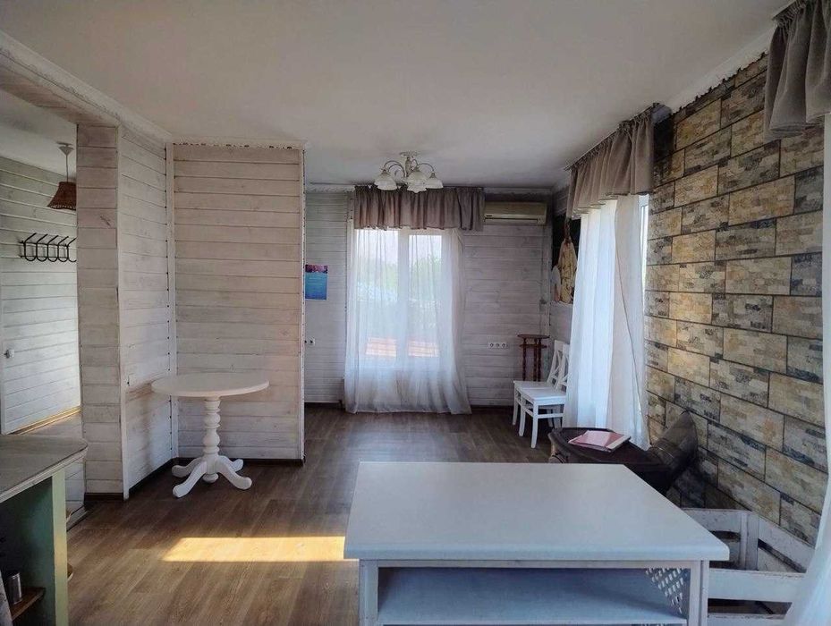 Сдается уютный 2-этажный дом на Сухом Лимане. От хозяев