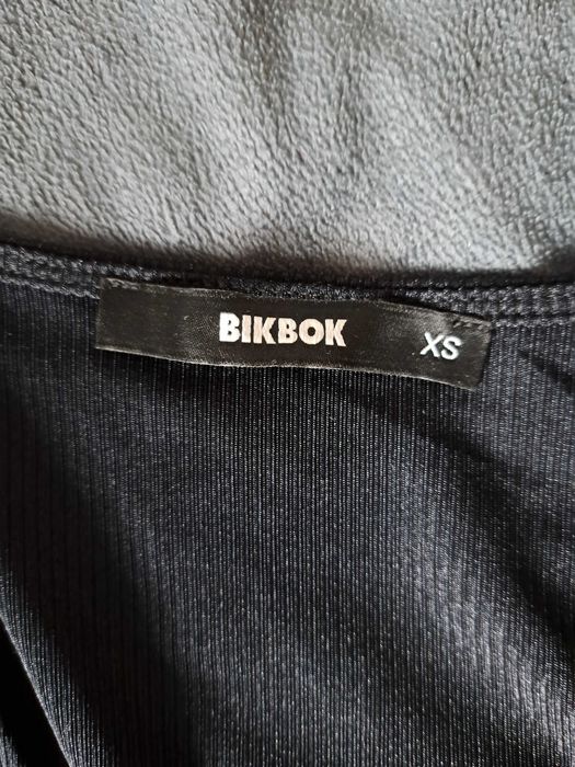 Bik Bok Piękna czarna bluzka crop top XS/34